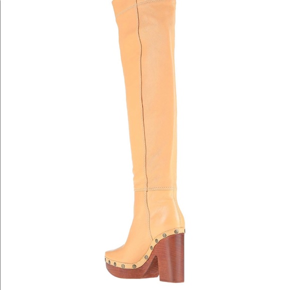 JACQUEMUS Les Bottes Sabots Tall Boot in Apricot - Picture 5 of 10